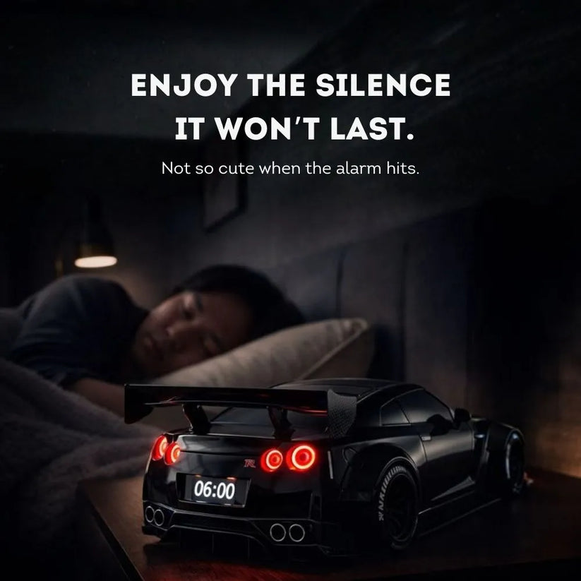 📢📢60% KEDVEZMÉNY !-🏎️Hiperautós ébresztőóra –🏎️Valósághű GTR motor és fényeffektek
